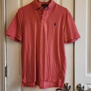 Medium sized salmon colored men's polo